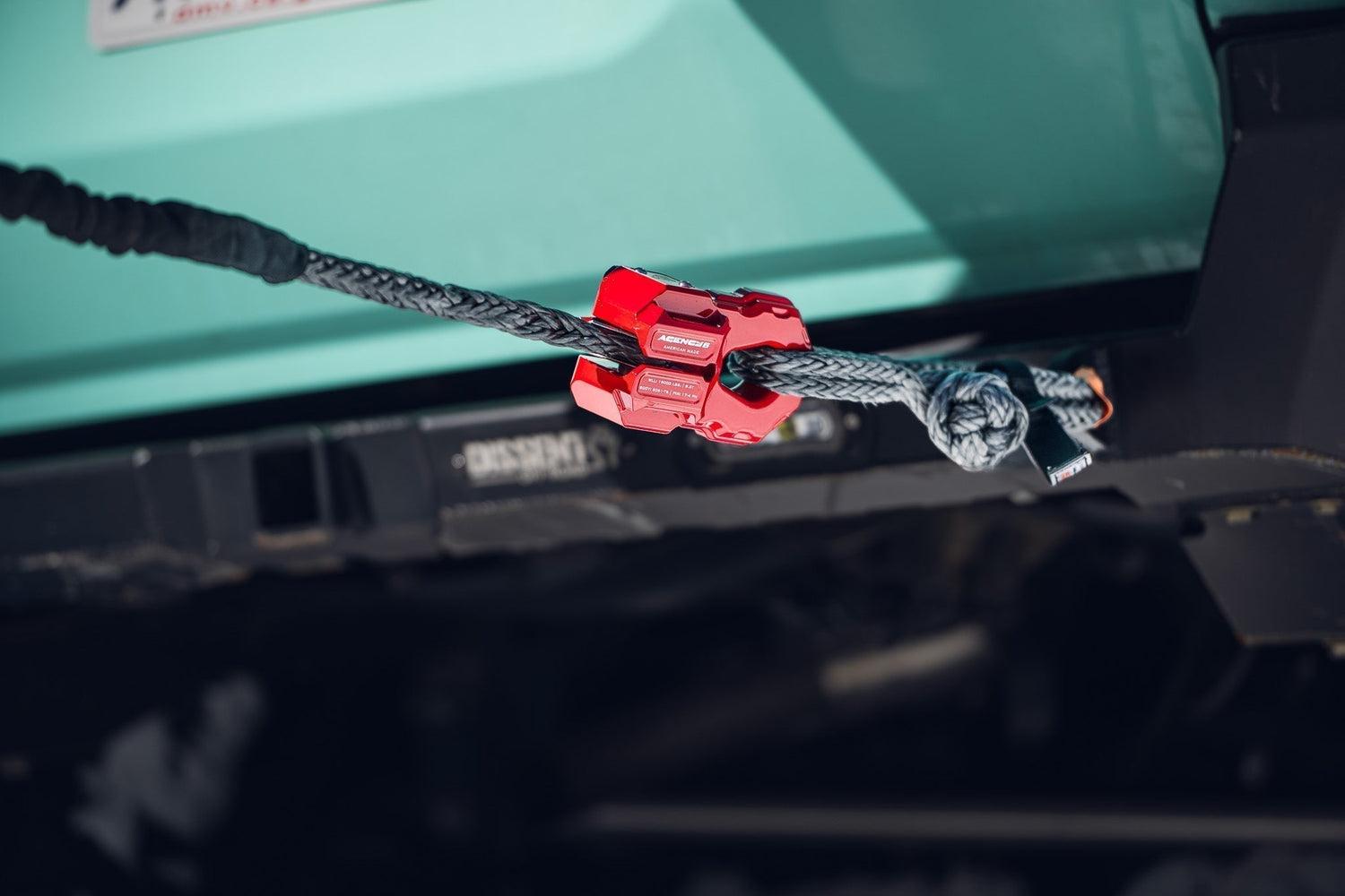 Hardcore Off-Road Recovery Gear: Rope, Winch & Shackle Guide