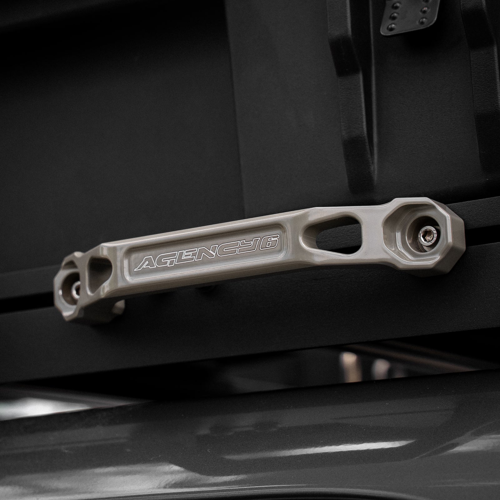 universal grab handle